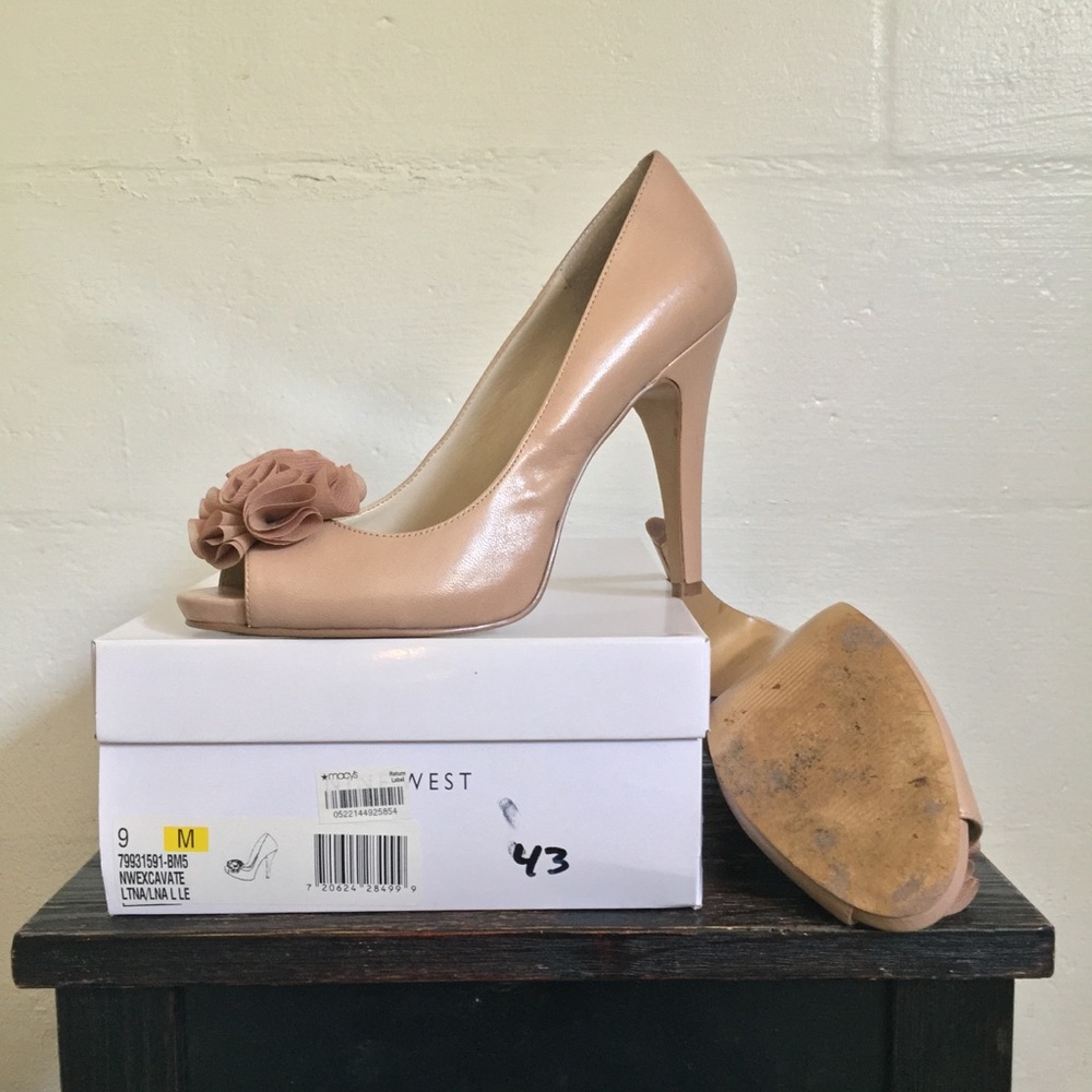 Nine West NWEXCAVATE Cream Pumps